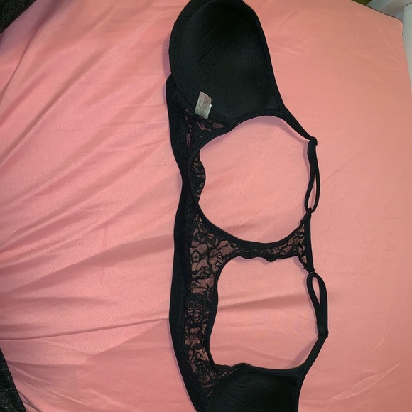 clothes - Picture 2 of 8